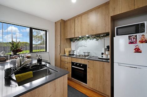 Photo of property in 4a Karepo Crescent, Ranui, Auckland, 0612