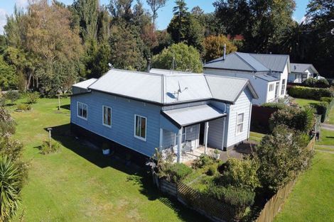 Photo of property in 7 Ruahine Street, Dannevirke, 4930
