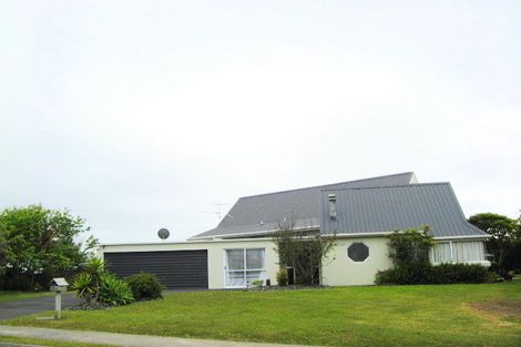 Photo of property in 6 Alec Craig Way, Gulf Harbour, Whangaparaoa, 0930