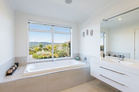 Photo of property in 23 Katania Heights, Brightwater, 7022