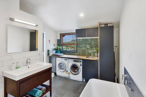 Photo of property in 577 Waikawa Beach Road, Waikawa Beach, Levin, 5573