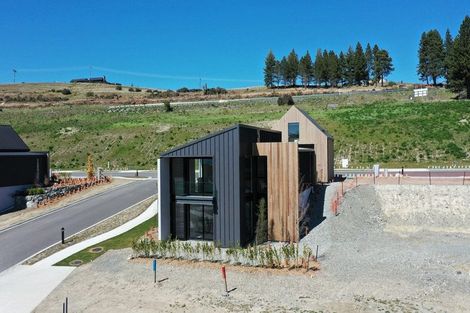 Photo of property in 18 Station Bay Rise, Lake Tekapo, 7999