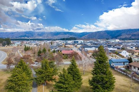 Photo of property in 2 Waenga Drive, Cromwell, 9310