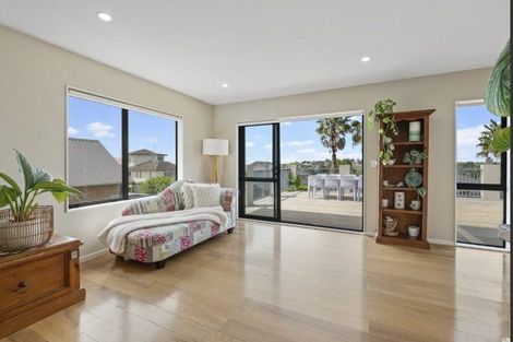 Photo of property in 16 Burwood Terrace, Gulf Harbour, Whangaparaoa, 0930