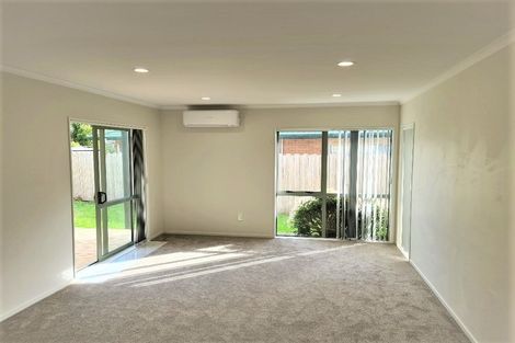 Photo of property in 71 Medvale Avenue, Flat Bush, Auckland, 2019