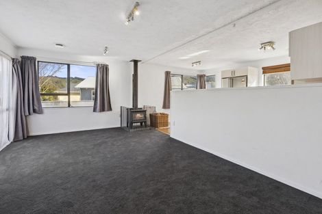 Photo of property in 9 Moonstone Grove, Birchville, Upper Hutt, 5018
