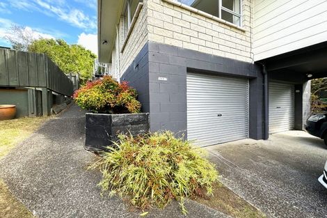 Photo of property in 2/4 Mahuta Grove, Northcote, Auckland, 0627