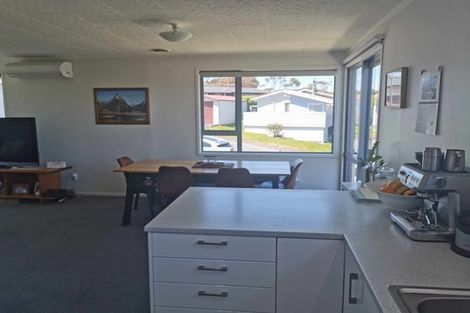 Photo of property in 4 Staysail Place, Whitby, Porirua, 5024