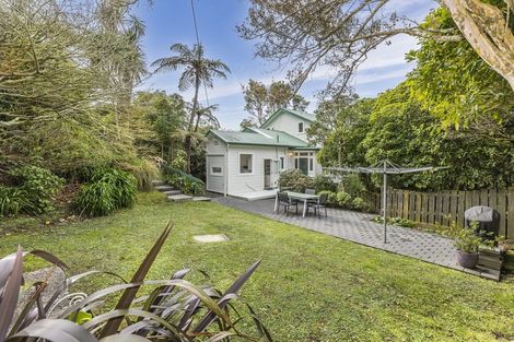 Photo of property in 33a Apuka Street, Brooklyn, Wellington, 6021