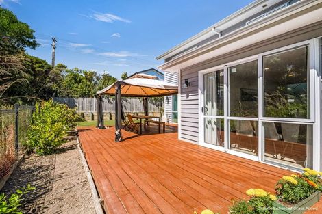 Photo of property in 6 Kahu Close, Orewa, 0931