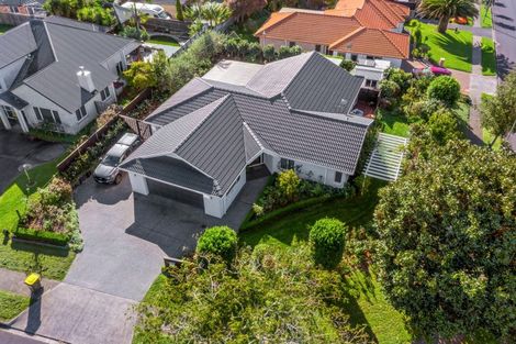 Photo of property in 17 Te Wharau Drive, Greenhithe, Auckland, 0632