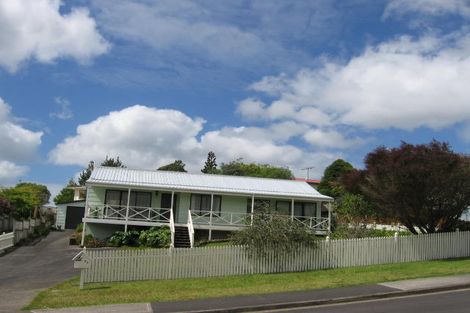 Photo of property in 35 Hale Crescent, Bayview, Auckland, 0629