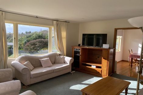 Photo of property in 3 Cecil Road, Tawa, Wellington, 5028