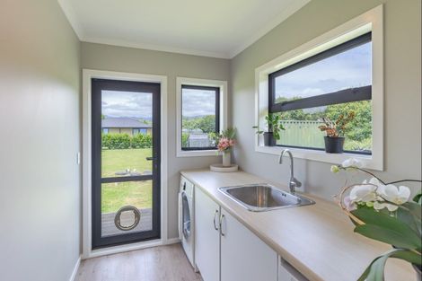 Photo of property in 12 Faydon Close, Ohau, Levin, 5570