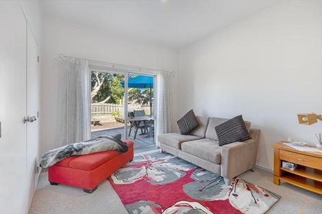 Photo of property in 243 One Tree Point Road, One Tree Point, 0118