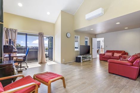 Photo of property in 1/13 Mizpah Road, Waiake, Auckland, 0630