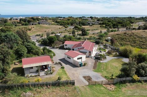 Photo of property in 72 Rutherford Drive, Waikanae Beach, Waikanae, 5036