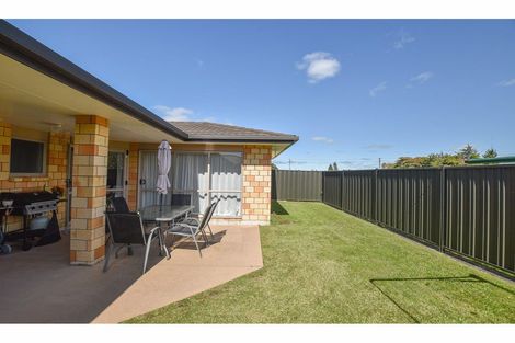 Photo of property in 62/64 Kawaha Point Road, Kawaha Point, Rotorua, 3010