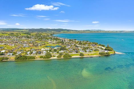 Photo of property in 243 One Tree Point Road, One Tree Point, 0118