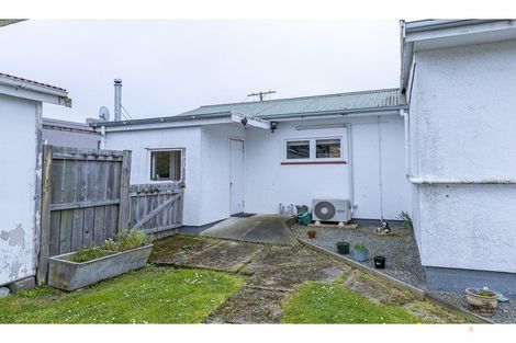 Photo of property in 28 Augustine Street, Waimate, 7924