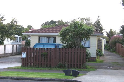 Photo of property in 39 Taikata Road, Te Atatu Peninsula, Auckland, 0610