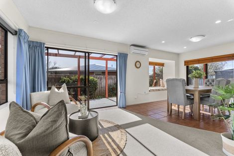 Photo of property in 137 Govett Avenue, Frankleigh Park, New Plymouth, 4310