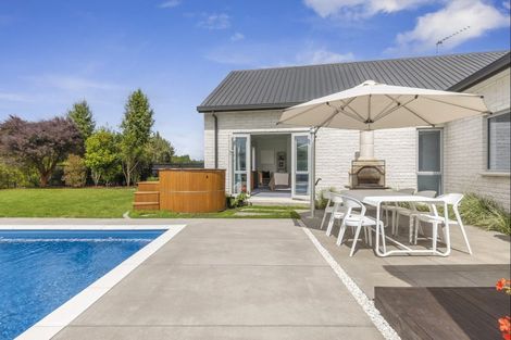 Photo of property in 33 Jarrett Terrace, Leamington, Cambridge, 3432