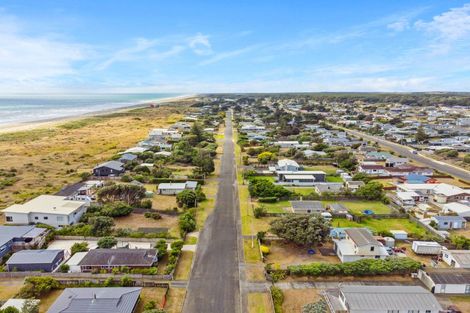 Photo of property in 30 Rua Avenue, Waitarere Beach, Levin, 5510
