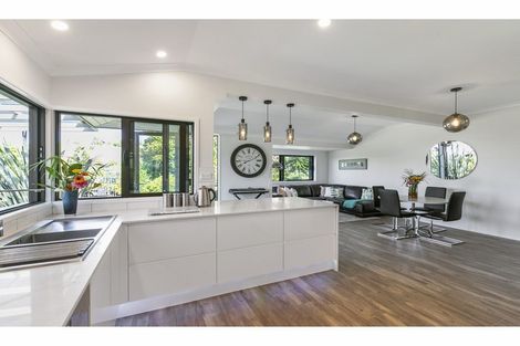 Photo of property in 115 Hillcrest Road, Hatfields Beach, Orewa, 0931