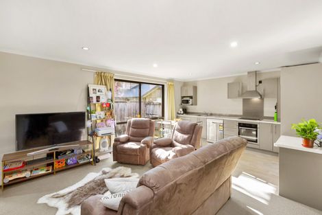 Photo of property in 2/31 Jones Crescent, Melville, Hamilton, 3206