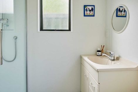 Photo of property in 105 Marine Parade, Eastbourne, Lower Hutt, 5013