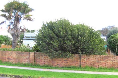 Photo of property in 1/8 The Esplanade, Eastern Beach, Auckland, 2012
