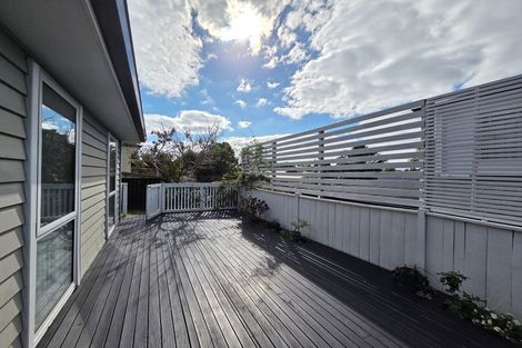 Photo of property in 6b Marina View Drive, West Harbour, Auckland, 0618
