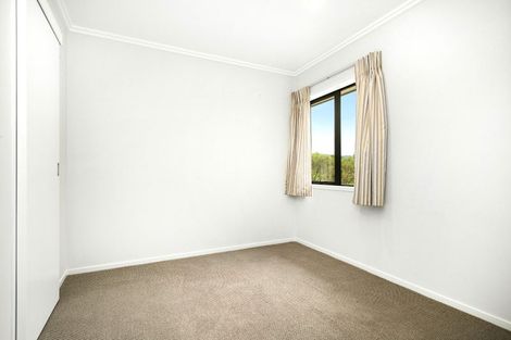 Photo of property in 32 Mount Marua Drive, Timberlea, Upper Hutt, 5018