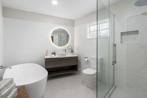 Photo of property in 105 Browns Bay Road, Browns Bay, Auckland, 0630