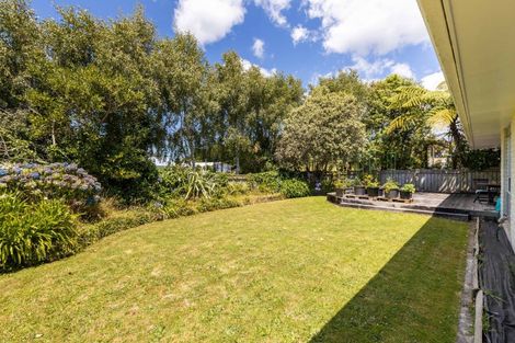 Photo of property in 2 Te Ngaere Place, Merrilands, New Plymouth, 4312