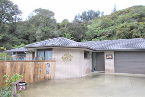 Photo of property in 23 Aragon Grove, Kingsley Heights, Upper Hutt, 5018