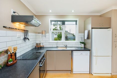 Photo of property in 8 Firth Place, Awapuni, Palmerston North, 4412