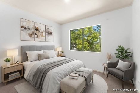 Photo of property in 2/27 Mallard Place, Unsworth Heights, Auckland, 0632