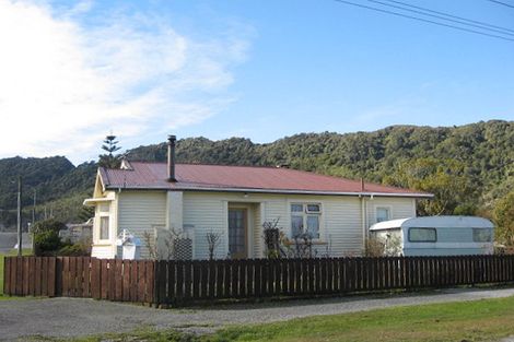 Photo of property in 53 Nelson Quay, Cobden, Greymouth, 7802