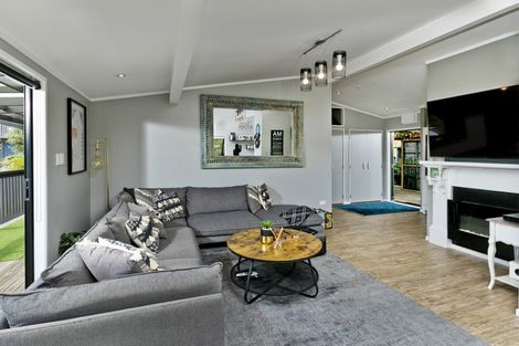 Photo of property in 1a Long Bay Drive, Torbay, Auckland, 0630