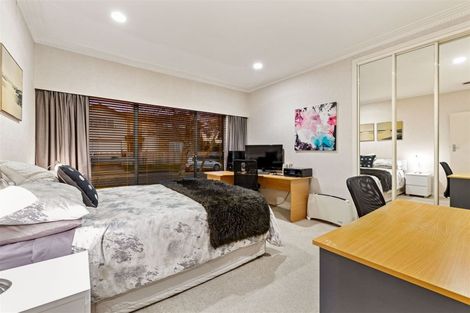 Photo of property in 7 Divich Avenue, Te Atatu South, Auckland, 0610