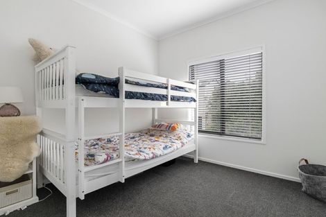 Photo of property in 6 Barnea Circle, Glen Eden, Auckland, 0602