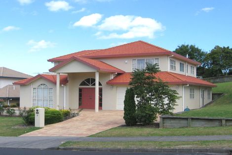 Photo of property in 8 Belleaire Court, West Harbour, Auckland, 0618