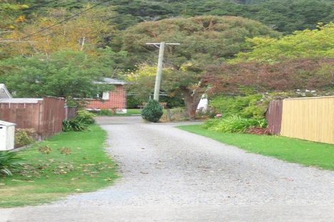 Photo of property in 7 Pinehaven Road, Pinehaven, Upper Hutt, 5019