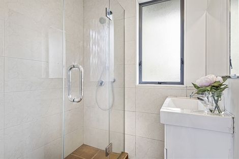 Photo of property in 1 Stephen Avenue, Henderson, Auckland, 0610