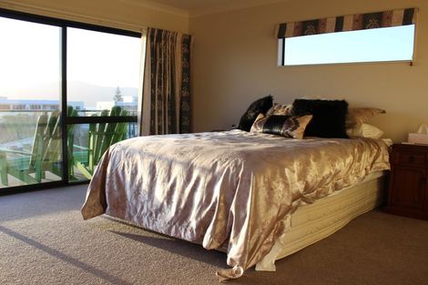 Photo of property in 49 Seaview Road, Paraparaumu Beach, Paraparaumu, 5032
