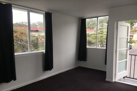 Photo of property in 6/127 Queens Drive, Lyall Bay, Wellington, 6022