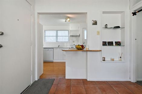 Photo of property in 16 Manapouri Place, Glenview, Hamilton, 3206