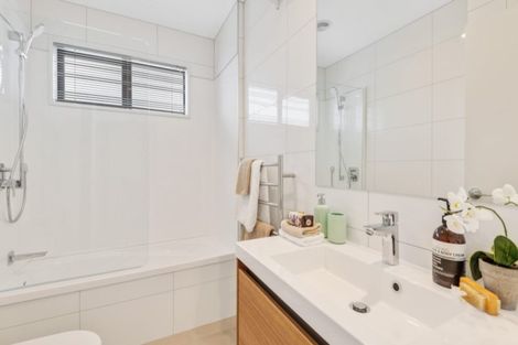 Photo of property in 37 Nganui Avenue, Takanini, 2112